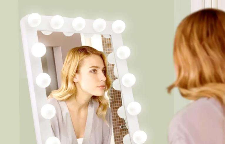 Hollywood Makeup Mirror Manufacturer Explains Its Origin